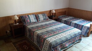 1 bedroom, iron/ironing board, free WiFi - In a quiet hamlet, 3* GÎTE 10 minutes from ANGERS, (Internet by fiber). (Mûrs-Erigné)