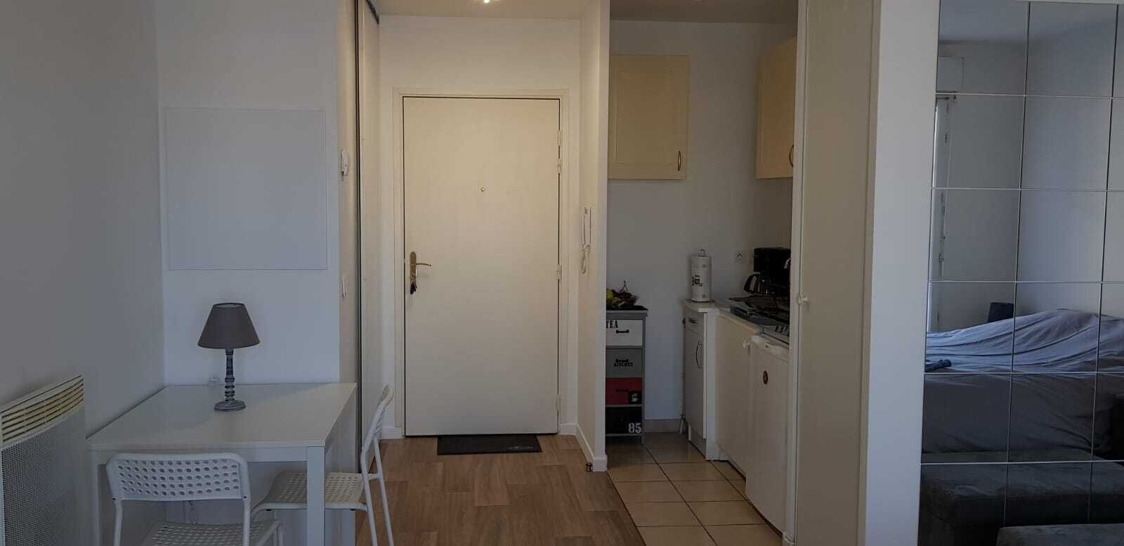 1 bedroom, desk, iron/ironing board, Internet