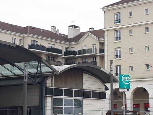 Flat "From Disney to Paris"-Exceptional Location