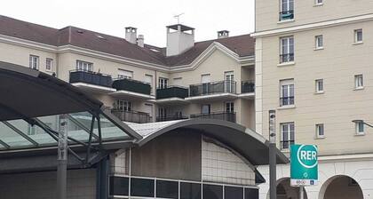 Flat "From Disney to Paris"-Exceptional Location