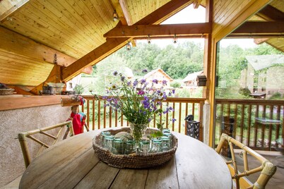 Chalet for 10 people in Puy St Vincent 150m from the slopes private parking 