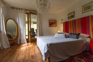 5 Schlafzimmer, Bügeleisen/Bügelbrett, WLAN