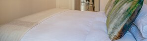 3 bedrooms, iron/ironing board, bed sheets