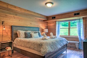 3 bedrooms, iron/ironing board, free WiFi, bed sheets