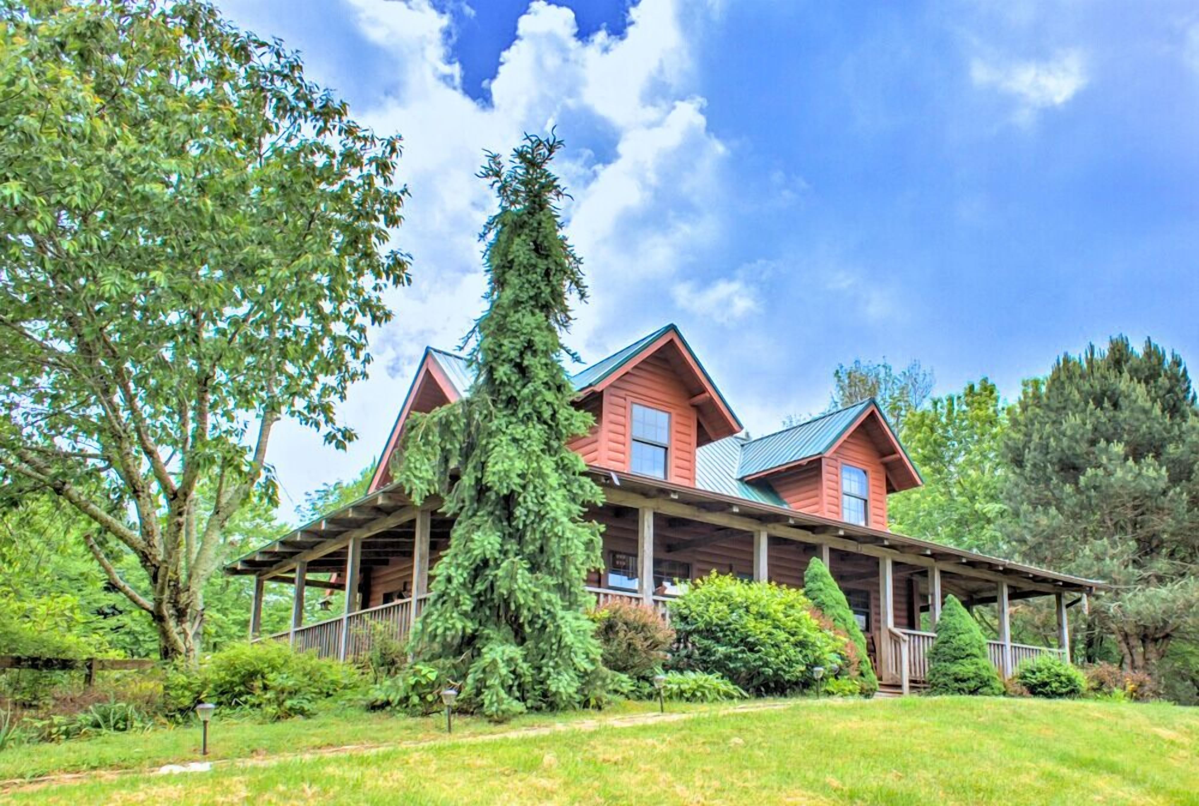 Glade Mountain Top Retreat by Carolina Mornings | Grill & Hot Tub♨️