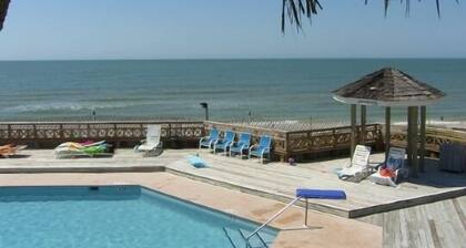 FUNSEEKER- 5 STAR PROPERTY! 49 SEC TO BCH. GULF VIEW & PETS OK
