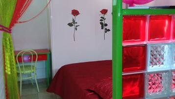 Iron/ironing board, WiFi, wheelchair access