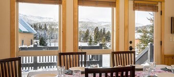 Elk Crossing - bare 7 miles fra West Yellowstone!