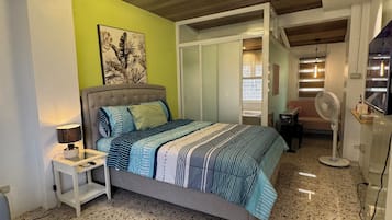 1 bedroom, in-room safe, free WiFi, bed sheets
