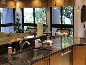 Unclassified image, 4 of 32, button