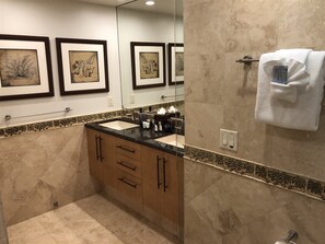 Luokittelematon kuva, 2 kautta 32, painike