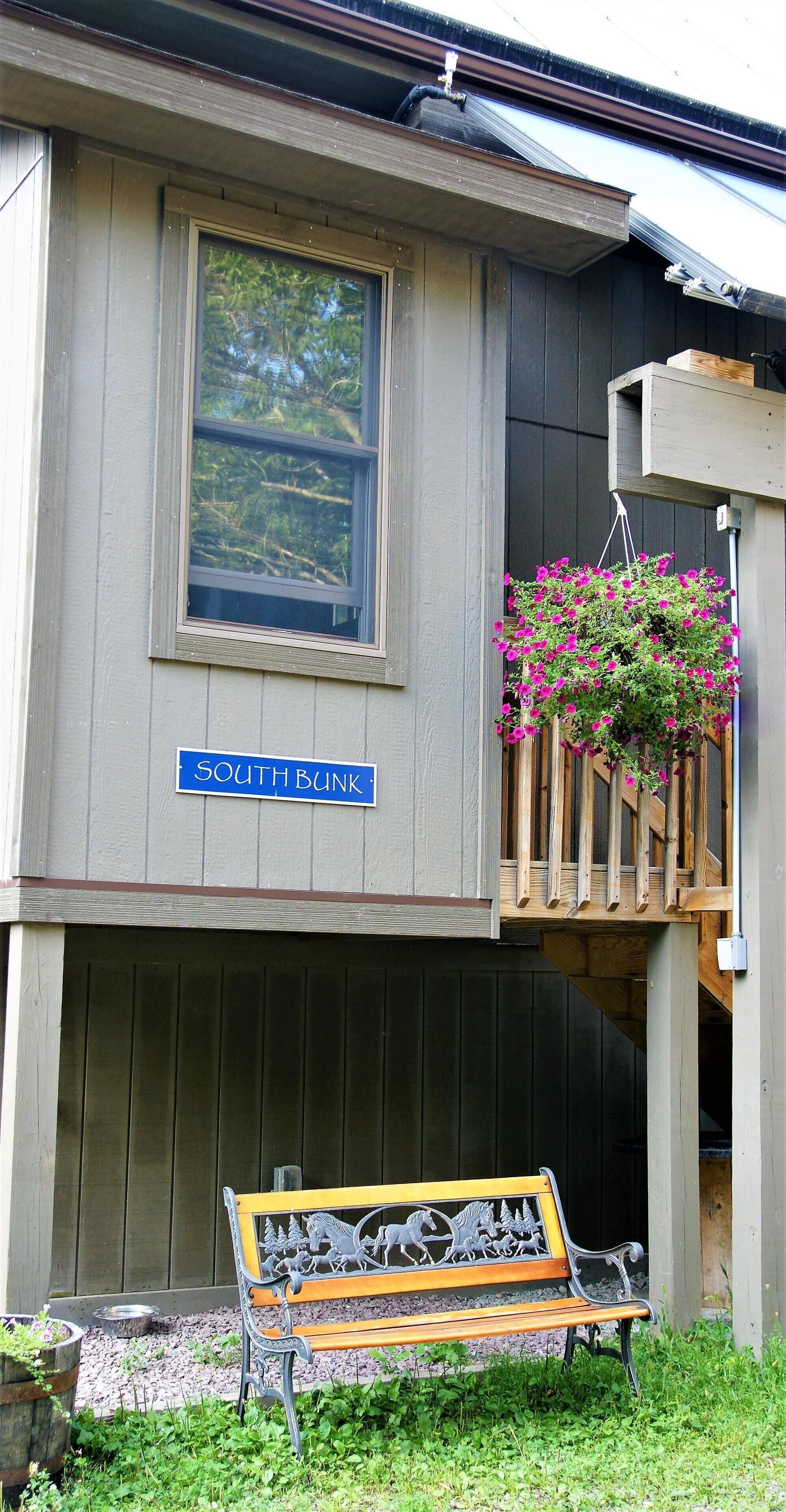 South Bunk House - PET FRIENDLY!  Built on nature preserve - Shangri-La