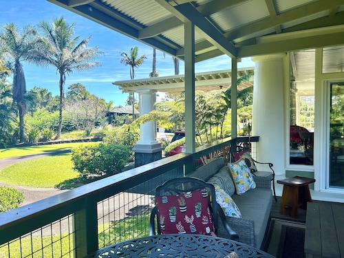 Grand Historic Hilo House