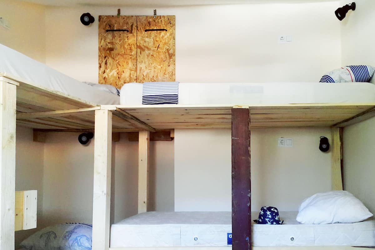 Shared Dormitory, Men only, Shared Bathroom, Mountain View (Sextuple, Air conditioning) | Iron/ironing board, free WiFi, bed sheets