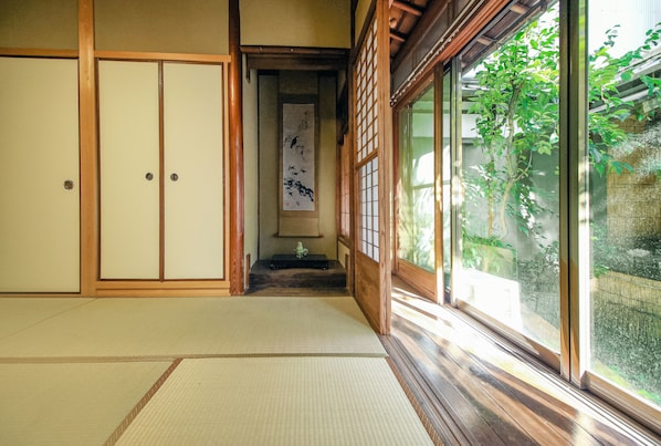 Kaede | Free WiFi - Sakura (Kyoto)
