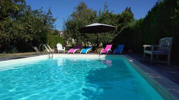 Piscine extérieure (ouverte en saison), piscine chauffée
