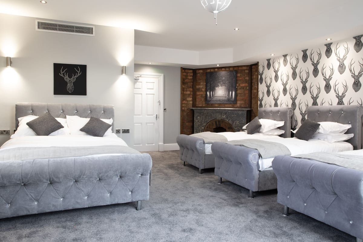Family Room | Memory foam beds, desk, free WiFi, bed sheets
