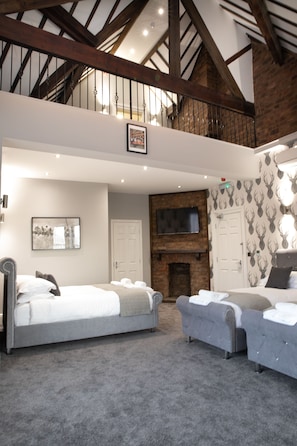 Family Suite | Memory foam beds, desk, free WiFi, bed sheets - The Glebe Hotel (Liverpool)