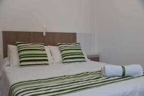 Apartamento premier, 1 cama de casal e sofá-cama, para não fumantes | 1 quarto, Wi-Fi de cortesia, roupa de cama