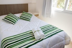 Apartamento standard, 1 cama de casal e sofá-cama, para não fumantes | 1 quarto, Wi-Fi de cortesia, roupa de cama