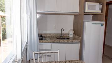 Standard Apartment, 1 Double Bed with Sofa bed, Non Smoking | Private kitchen | Fridge, microwave, stovetop, electric kettle