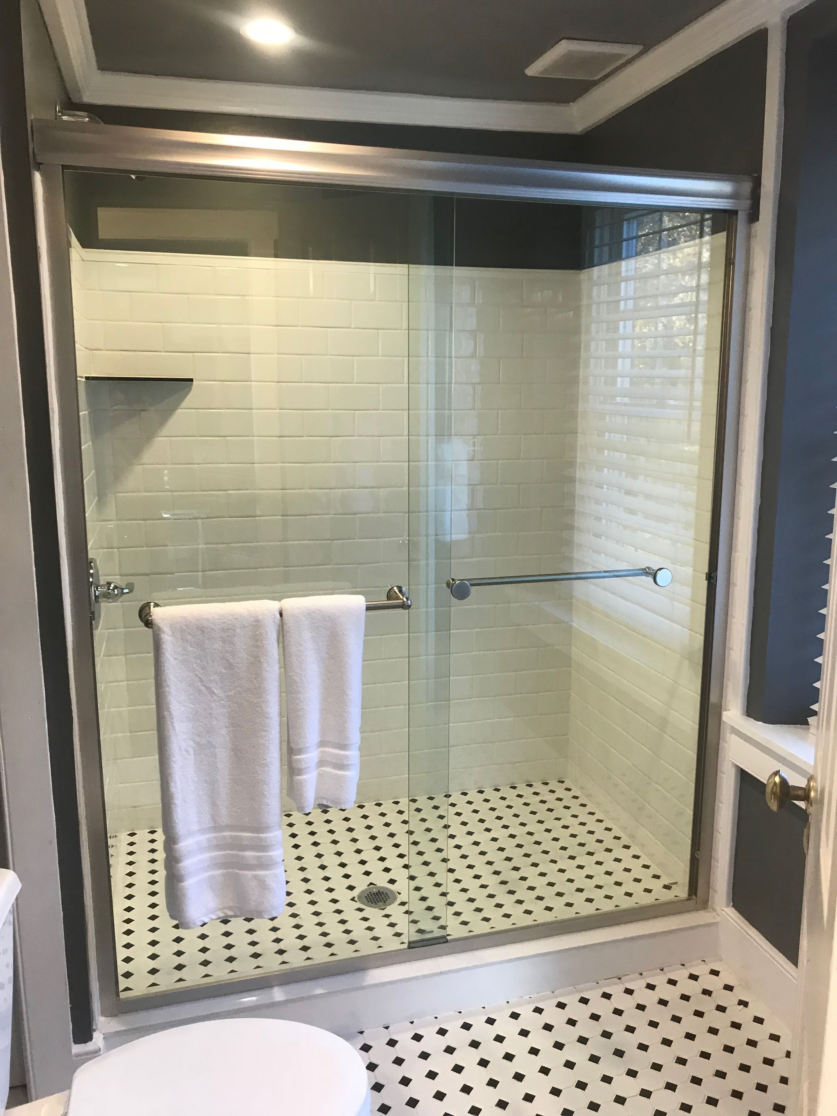 classic single room, 1 queen bed | bathroom | shower, free toiletries, towels