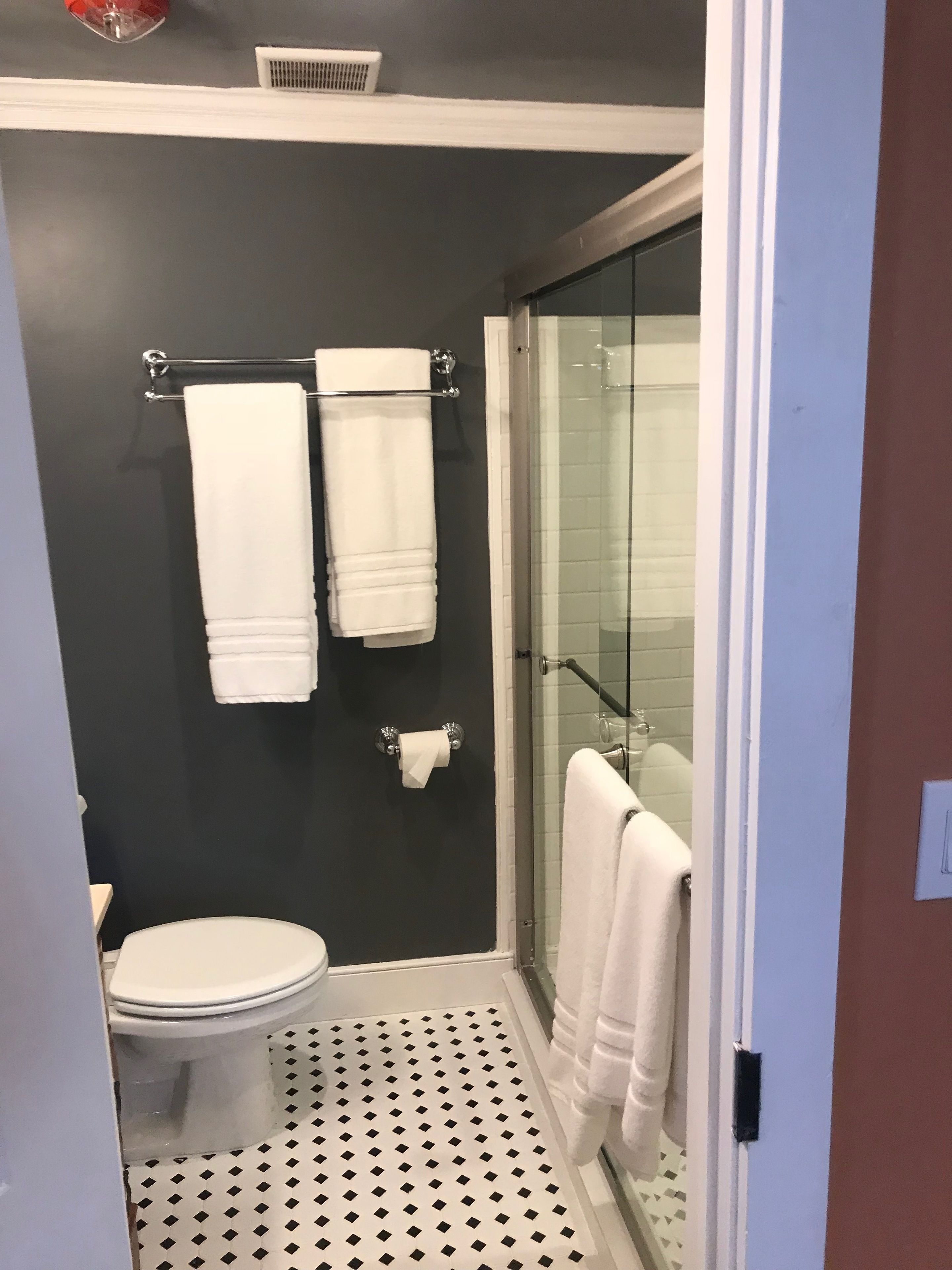 classic single room, 1 queen bed | bathroom | shower, free toiletries, towels