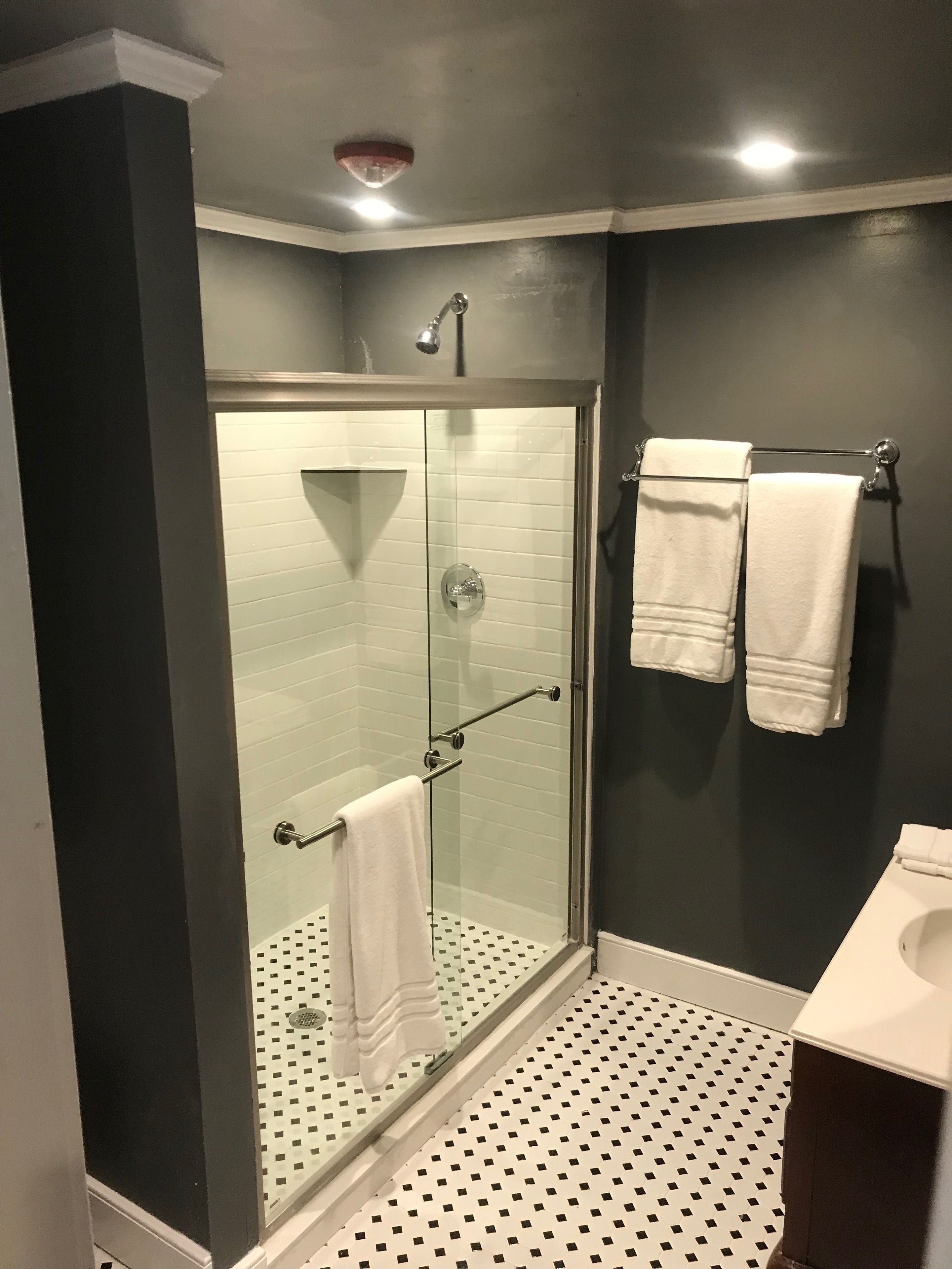 classic single room, 1 queen bed | bathroom | shower, free toiletries, towels