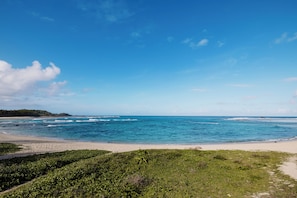 Nær stranden