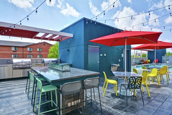 Piscine extérieure (ouverte en saison)