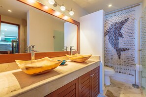 Condo | Bathroom