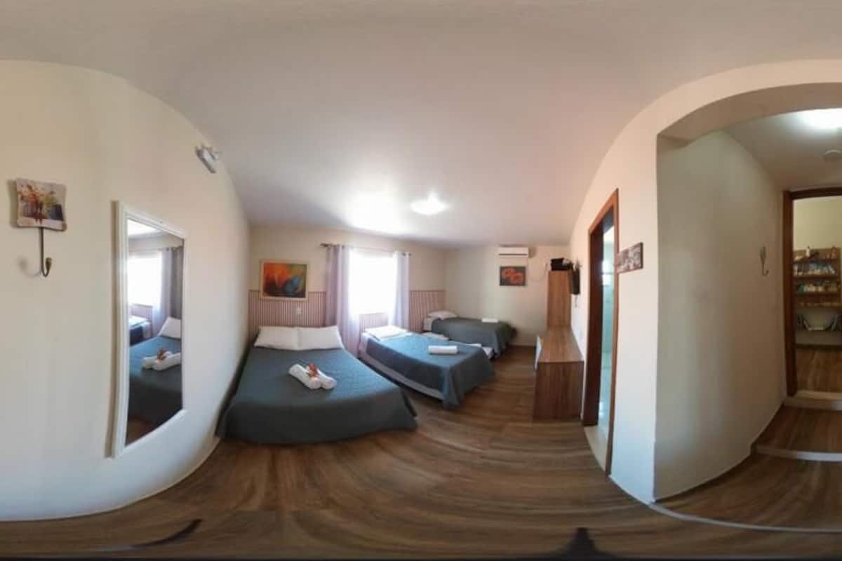 Family Room, Multiple Beds