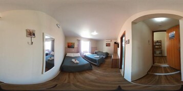 Ropa de cama hipoalergénica, minibar, escritorio y cortinas blackout