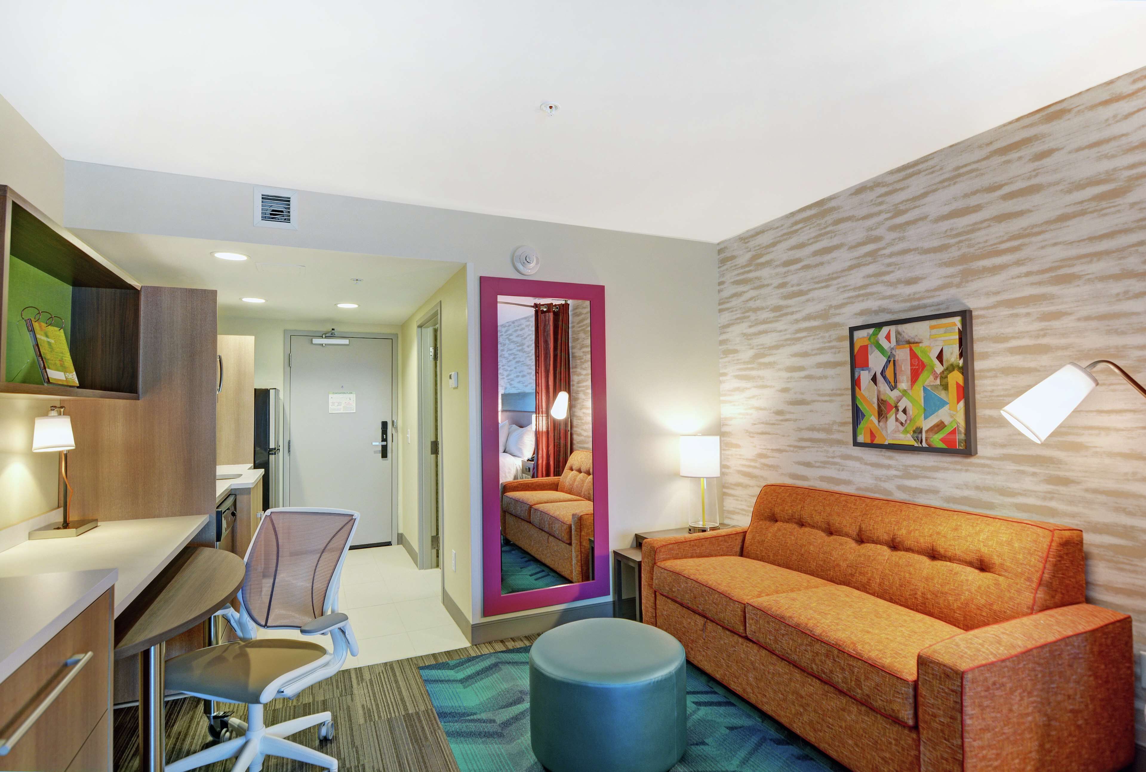 in-room safe, desk, laptop workspace, blackout curtains