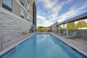 Pool - Home2 Suites by Hilton Clarksville Louisville North (Clarksville)