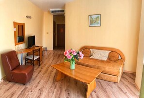 Living area - Flamingo Beach Hotel (Sunny Beach)