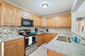 獨棟房屋, 3 間臥室, 私人泳池 (incl. cleaning fee 127 USD) | 私人廚房 | 大型冰箱、微波爐、烤箱、爐台