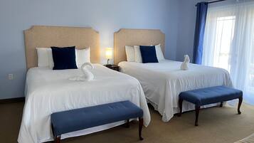 Suite, 2 Queen Beds, Non Smoking