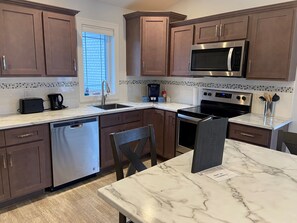 Private kitchen - The Lakes at Ben Eoin Golf Club and Resort (Ben Eoin)