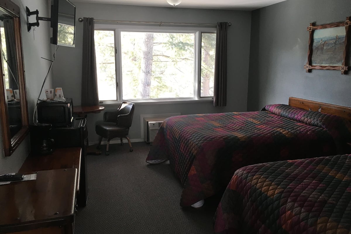 Deluxe tweepersoonskamer, uitzicht op bergen | 1 slaapkamer, gratis wifi, beddengoed