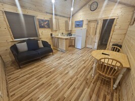 Cabin 27 (Non-Pet Friendly) | Área de estar