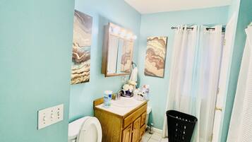 花灑/浴缸組合、風筒、提供毛巾、番梘