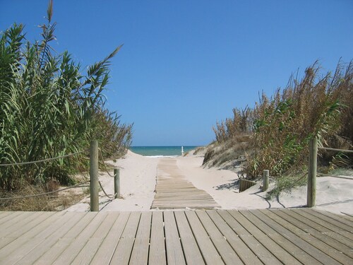 Contemporary new villa with private swimming pool and close to beaches