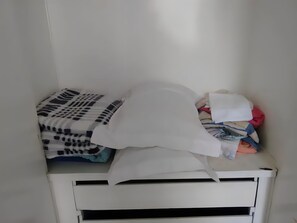 2 quartos, ferros/tábuas de passar roupa, Wi-Fi de cortesia