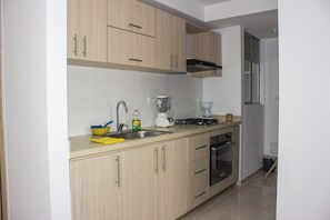 Réfrigérateur, cafetiÚre/bouilloire