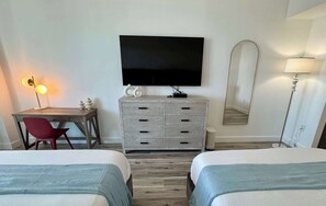 1 bedroom, in-room safe, desk, iron/ironing board
