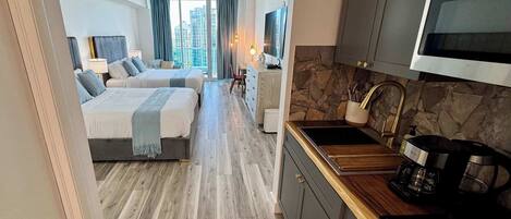 1 bedroom, in-room safe, desk, iron/ironing board