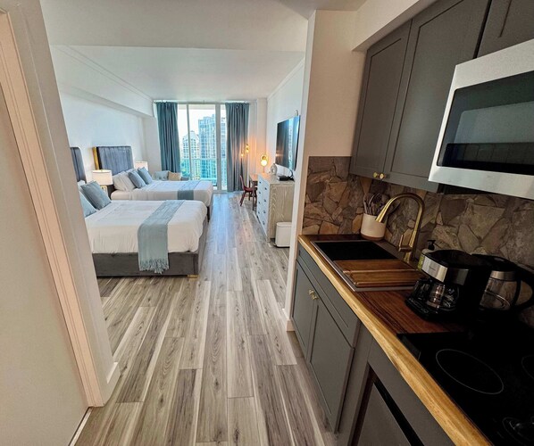 1 bedroom, in-room safe, desk, iron/ironing board