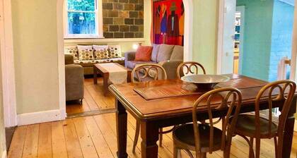 Waragil Cottage | Original Homestead, 3 Bedroom, New Kitchen Bathroom, Fireplace