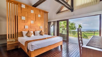5 Schlafzimmer, Zimmersafe, Schreibtisch, Bügeleisen/Bügelbrett